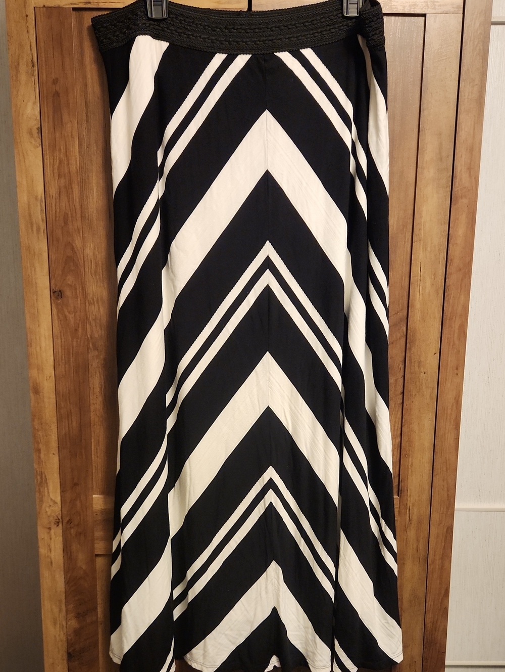 Chico's Chevron Striped Flowy Black And White Two-tone Maxi Skirt Large